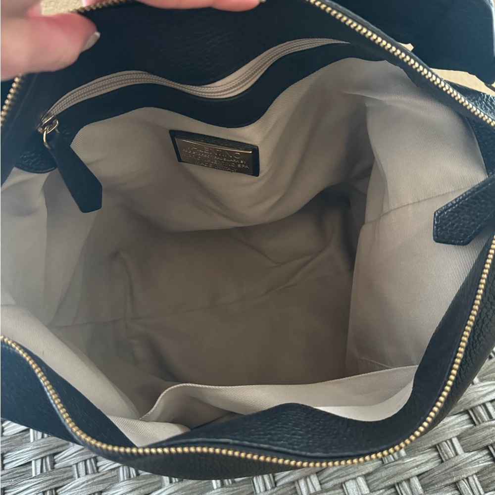 Valentino by Mario Valentino Large Leather Shoulder Bag - Picture 6 of 8